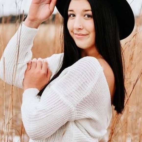 Profile Picture of Deanne Ibberson (@deannei) on Poshmark