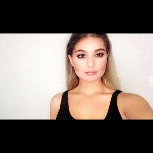 Profile Picture of Danielle Coluccio (@daniellecolu) on Poshmark