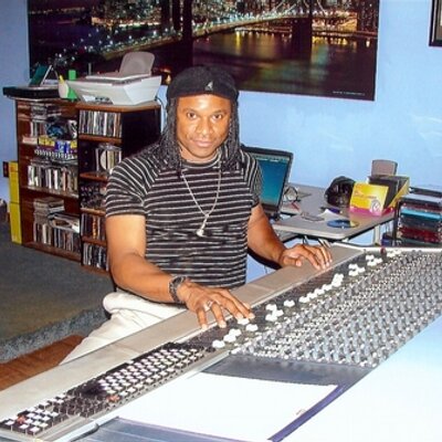 Profile Picture of Darryl Buchanan (@coolmix44) on Twitter