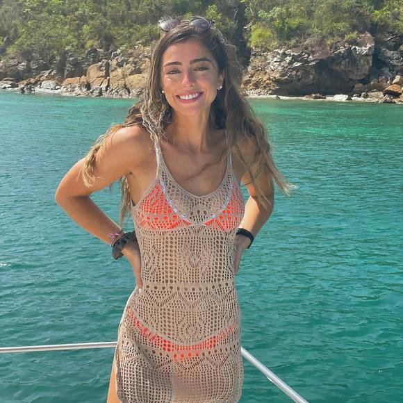 Profile Picture of Amanda Piñeiro (@amandapineiro) on Poshmark