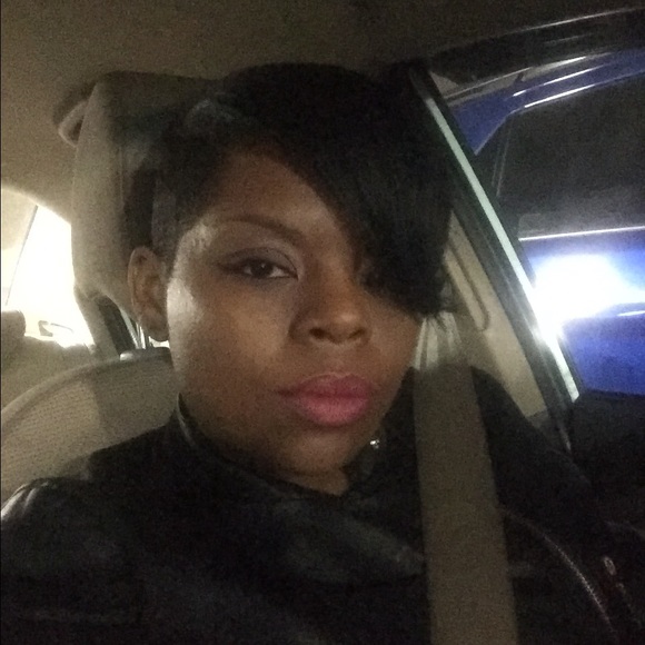 Profile Picture of Shawneta Irvin (@shawne21) on Poshmark