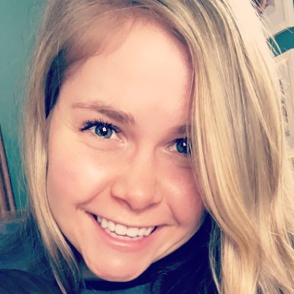 Profile Picture of Sammi Rominski (@sammisharkspoon) on Poshmark