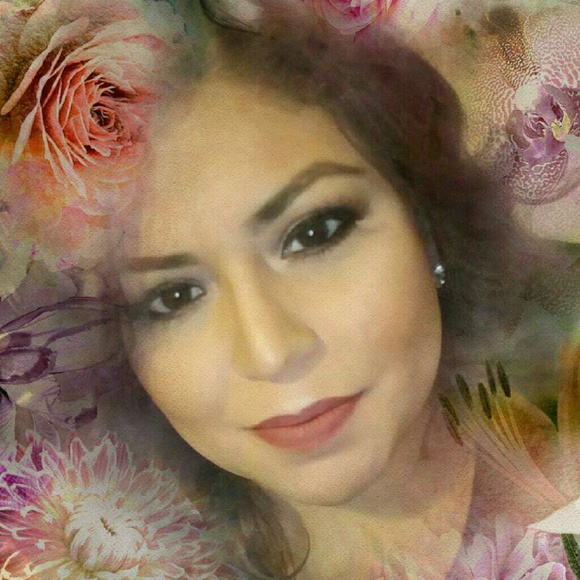 Profile Picture of Nancy Lomeli (@nlomeli88) on Poshmark