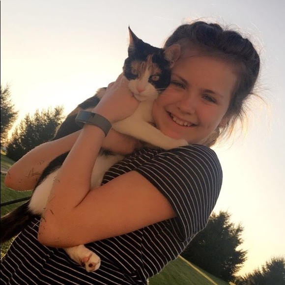 Profile Picture of Audrey💓 Swigart (@audreyswigart08) on Poshmark