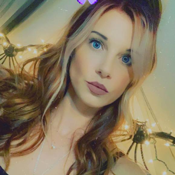 Profile Picture of Rebecca Borrmann (@rborrmann143) on Poshmark