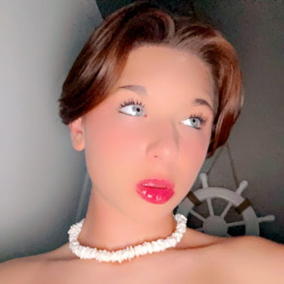 Profile Picture of Nathan Sterling (@nathansterli518) on Poshmark