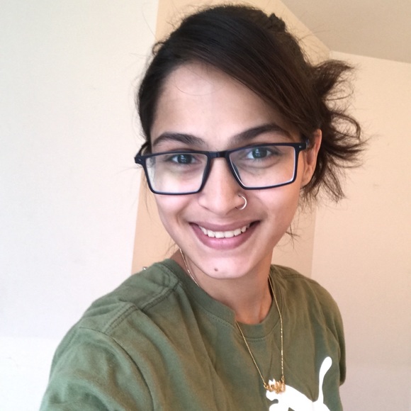 Profile Picture of Rabia Shah (@rabiahasan16) on Poshmark