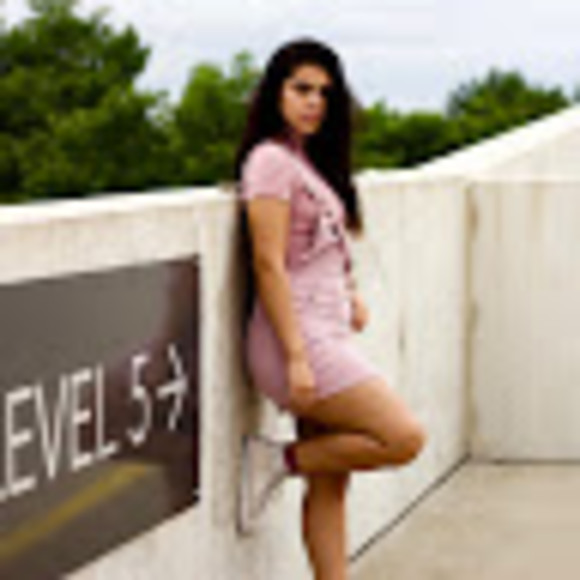 Profile Picture of Isabella Alvarez (@izzydancer12) on Poshmark