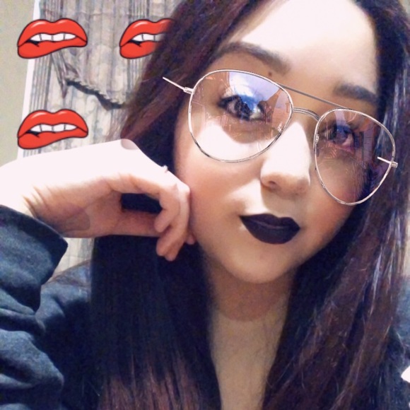 Profile Picture of Bella Alvarado (@_belllaaa685) on Poshmark