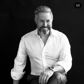 Profile Picture of N I S S A N M I C H A E L (@mr.yorkville) on Instagram