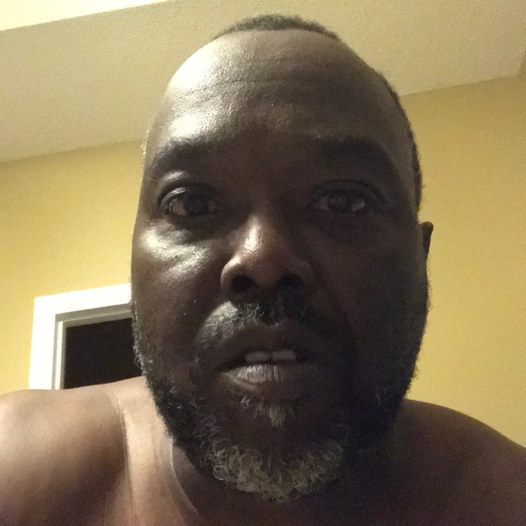 Profile Picture of Solomon Williams (@solomonwill) on Poshmark