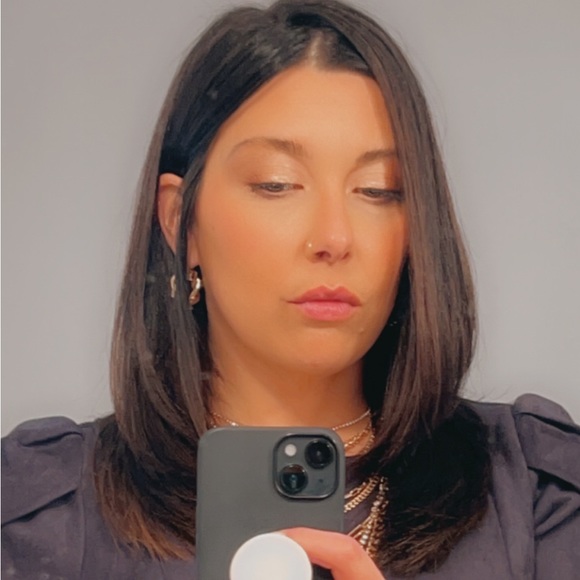 Profile Picture of Tiffany Plevka (@tiffanyplevka) on Poshmark