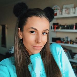 Profile Picture of Monica Carr (@contlofhigen1979) on Myspace