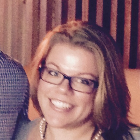 Profile Picture of Hannah Williamsen (@hwilliamsen21) on Poshmark