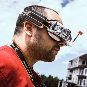 Profile Picture of Joshua Bardwell (@fpv_joshuabardwell) on Tiktok