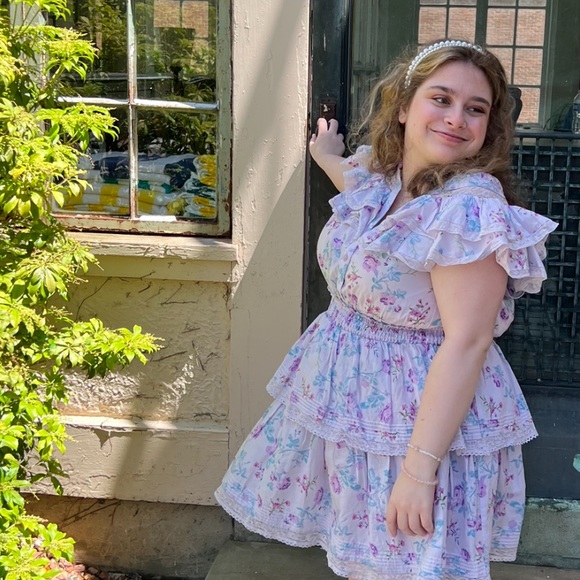 Profile Picture of Julia Landreth (@jlandreth831) on Poshmark