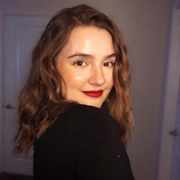 Profile Picture of Paige Bellmyer (@paigebellmyer) on Poshmark