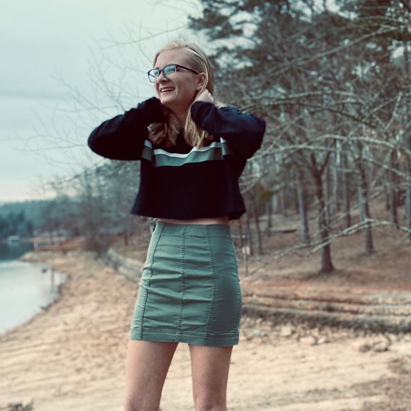 Profile Picture of Anna Brooks-knepfle (@annafaithbk) on Poshmark