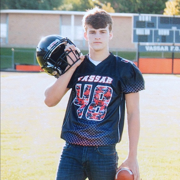 Corbin Dundas - Poshmark Profile Picture of Corbin Dundas (@corbinldundas) on Poshmark