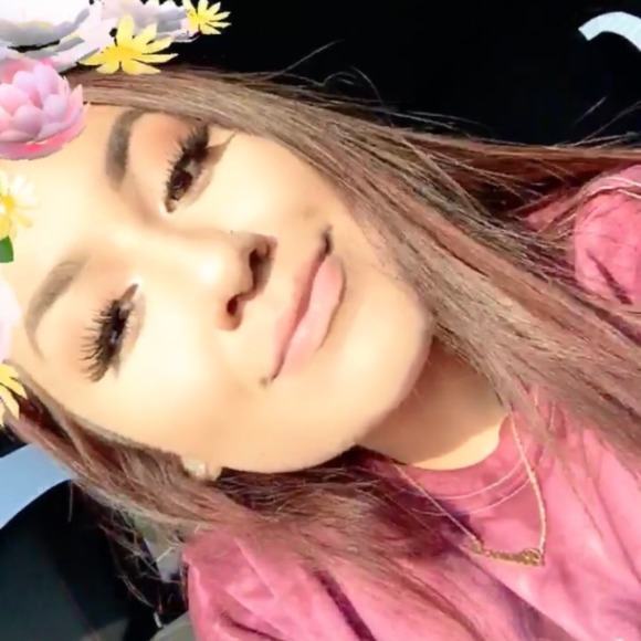 Profile Picture of Bianca Zaragoza (@onlybianca17) on Poshmark