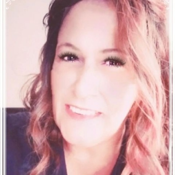 Profile Picture of Lori Winborne love buerman (@msllove7150) on Poshmark