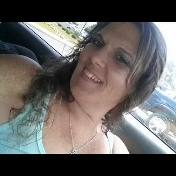 Profile Picture of Kim Sasser (@kimberly0303) on Poshmark