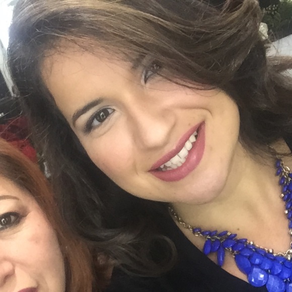 Profile Picture of Bianca Vera (@bianca_kimberly) on Poshmark