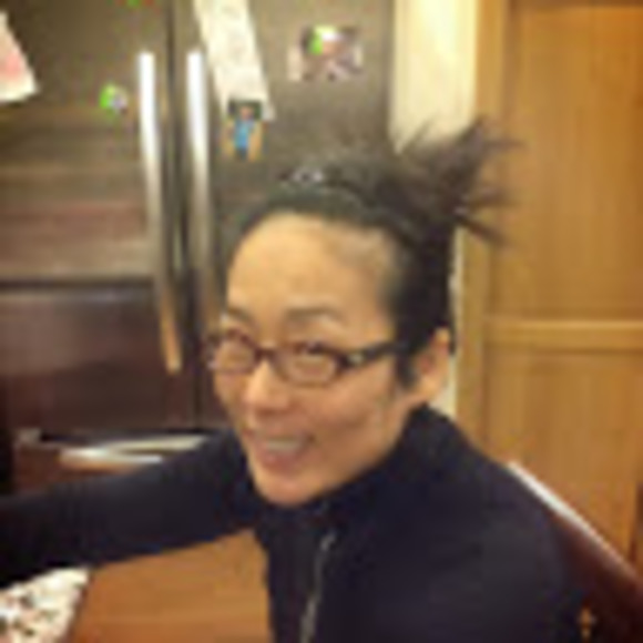 Profile Picture of Young-mi Petteys (@y_petteys) on Poshmark