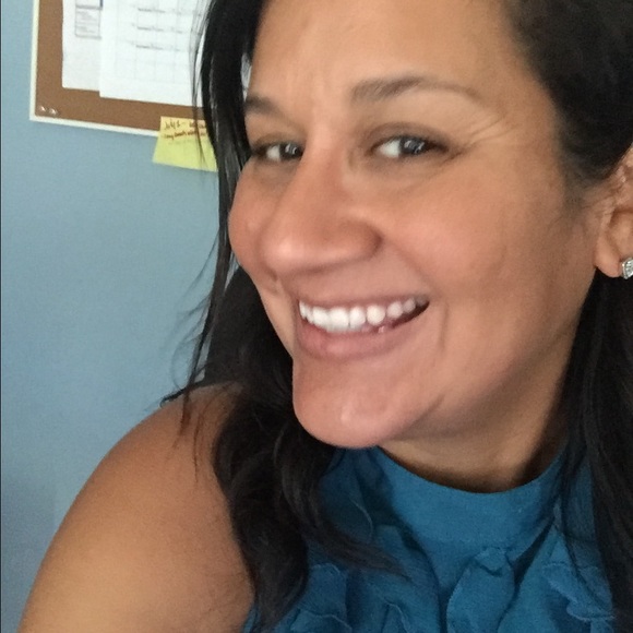 Profile Picture of Joanna Cachur (@dealsrgr8) on Poshmark