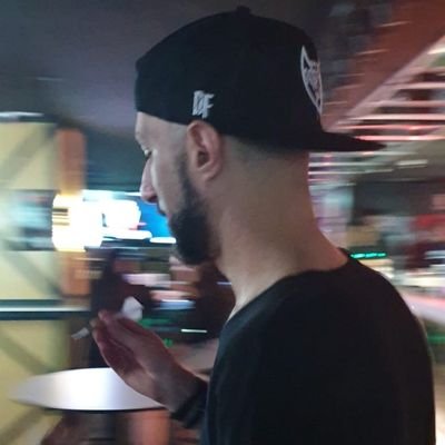 Profile Picture of Tim Tay (@PineappleGod) on Twitter