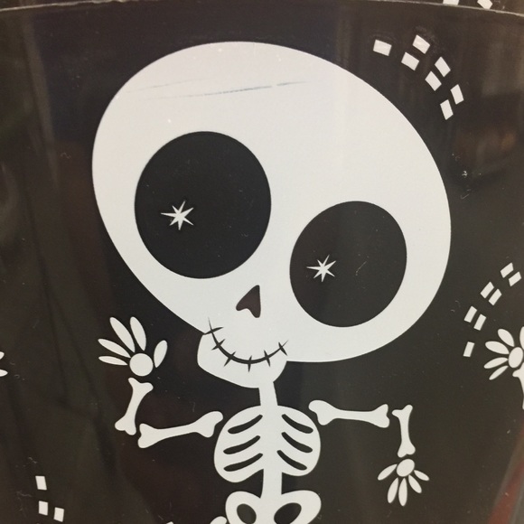 Profile Picture of Rene Saenz (@nenekermit) on Poshmark