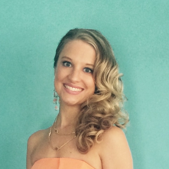 Profile Picture of Lea Diegidio (@diegidio23) on Poshmark