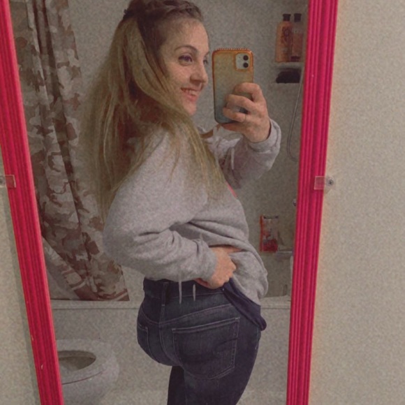 Profile Picture of Carly Klink (@carlyklink) on Poshmark
