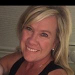 Profile Picture of Suzanne Labun (@suzannecochranlabun) on Instagram