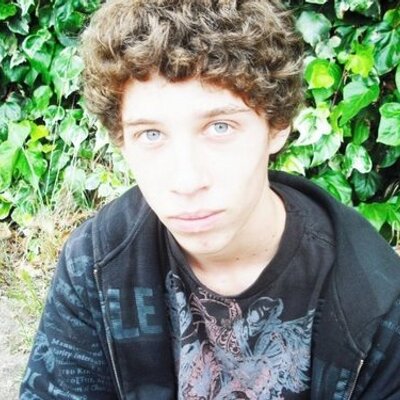 Profile Picture of Noah Bloomfield (@cynisthesia) on Twitter
