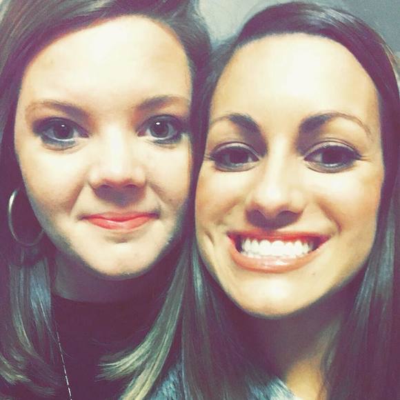 Profile Picture of Elizabeth Angier (@ebennett93) on Poshmark