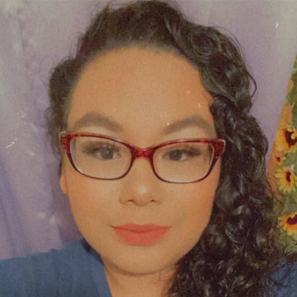 Profile Picture of April Jimenez (@apriljimenez444) on Poshmark