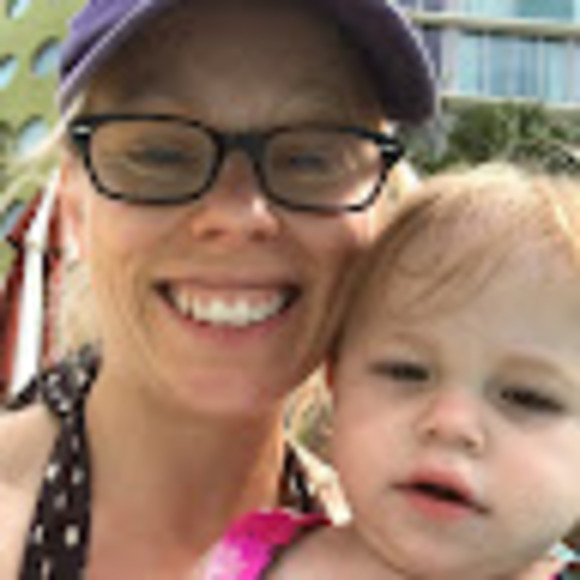 Profile Picture of Amie Stewart (@amie3148) on Poshmark