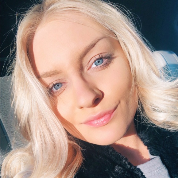 Profile Picture of Bethany Kwitek (@bethanykwitek) on Poshmark