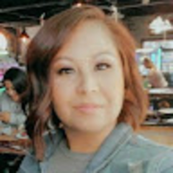 Profile Picture of Stephanie Grey cloud (@stephaniegre177) on Poshmark