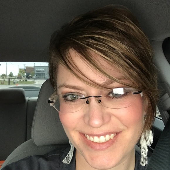 Profile Picture of Jennifer Wheaton (@silverspurs81) on Poshmark