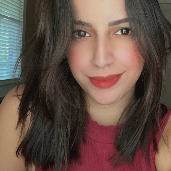 Profile Picture of Rayane Souza (@rayanesouza) on Poshmark