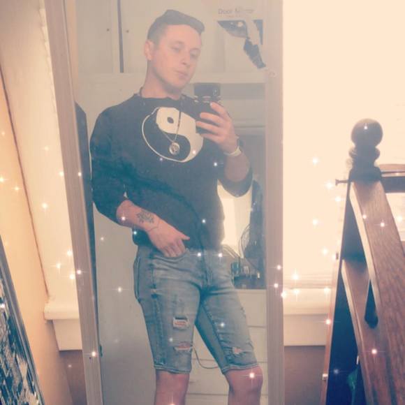 Profile Picture of Brandon Struckmeyer (@bstruck1995) on Poshmark