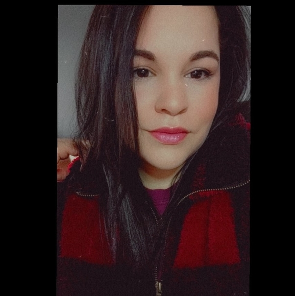 Profile Picture of Rhonda Laforest (@rhonda_1603) on Poshmark