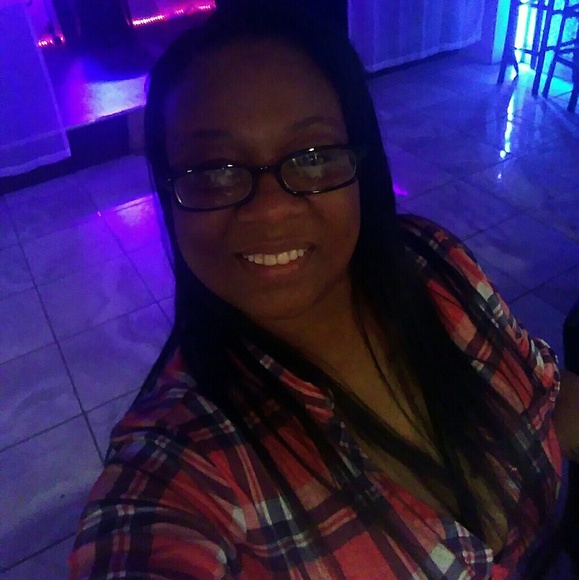 Profile Picture of Anetra Lawson (@netra41) on Poshmark