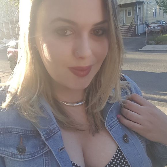 Profile Picture of Bruna Zanetti (@bruzane) on Poshmark