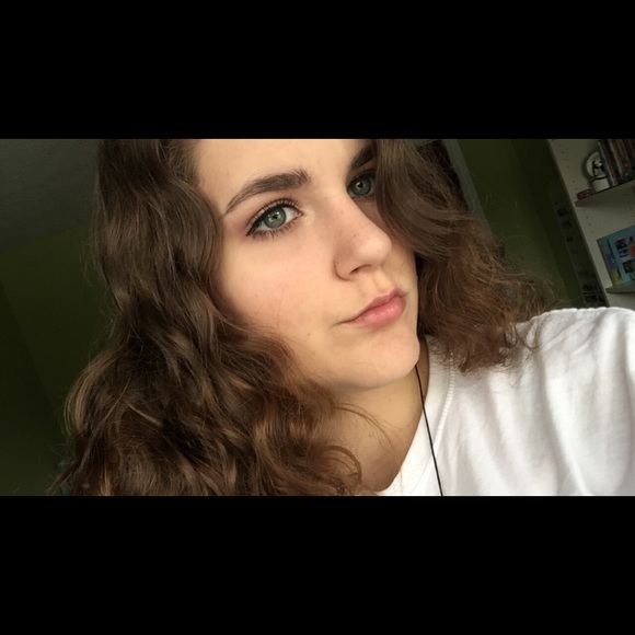 Profile Picture of Summer Mcney (@smcney) on Poshmark