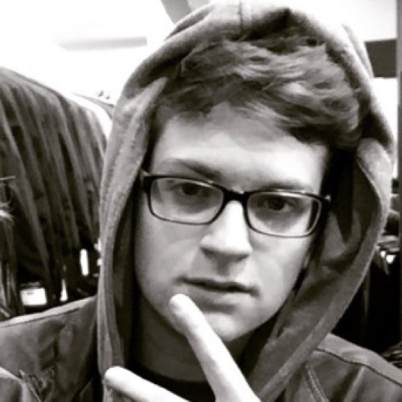 Profile Picture of Chris Blanchard (@chrisbeezy) on Poshmark