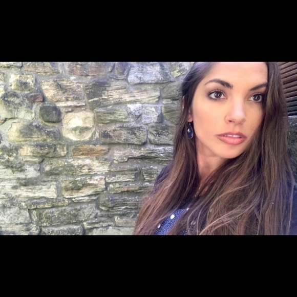 Profile Picture of Cecilia Garfunkel (@cecilagarfunkel) on Poshmark