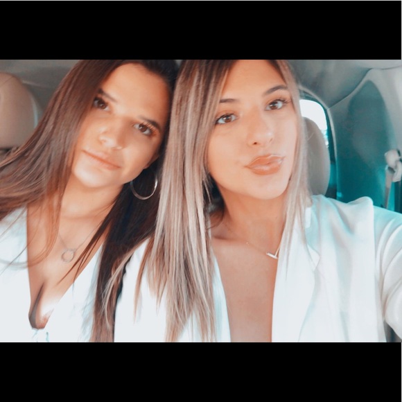 Profile Picture of Victoria Moscone (@v_moscone) on Poshmark